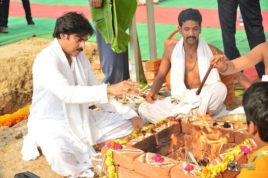 PawanKalyan-at-New-house-foundation-stone-ceremony